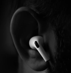 AirPods Pro 2nd Generation (White) 1 Year warranty 26900/ mrp serial no verified - Image 3